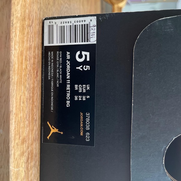 Air Jordan 11 Retro Win Like 96 size boys 5.5Y - Picture 5 of 5